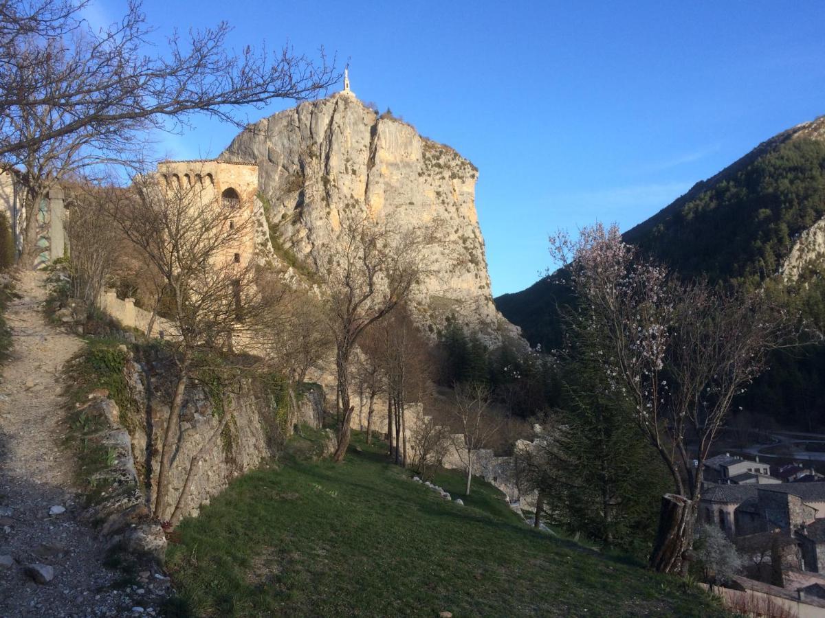 Aqui Sian Ben Hotel Castellane Exterior foto